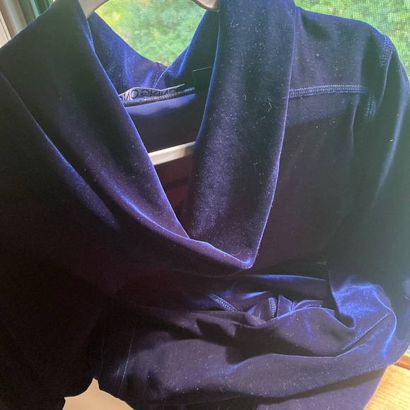 SNOWSKINS stretch velvet tunic - Picture 7 of 9